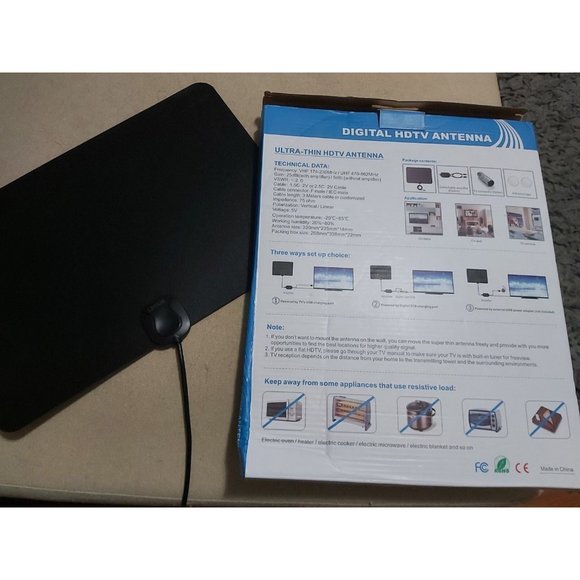 Digital HDTV Antenna - Ultra-Thin with detachable amplifier - Picture 2 of 2